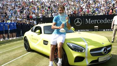 Rafael Nadal se reinventa en la hierba de Stuttgart y gana el cetro 