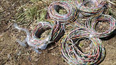 Tres detenidos por sustraer cable  telefónico en Cañas