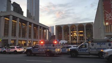 Ópera de Nueva York evacuada por sustancia