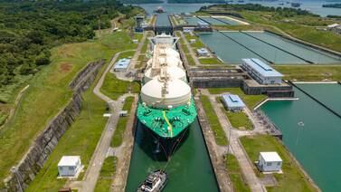 Canal de Panamá reducirá cruce de buques el próximo viernes debido a sequía 