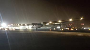 Avión Solar Impulse 2 completó su histórica vuelta al mundo en Abu Dabi