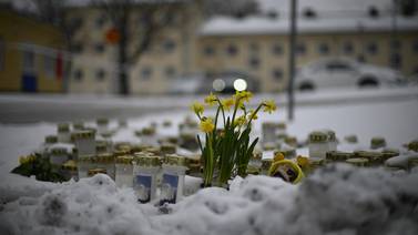 Niño que mató a tiros a un compañero en escuela en Finlandia era ‘víctima de acoso’