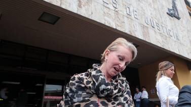 Defensa alega 'trasfondo político' en acusación contra Ofelia Taitelbaum