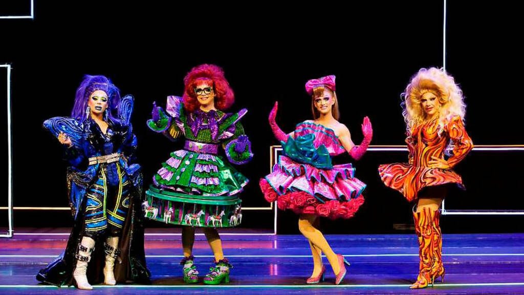 Cuatro artistas mexicanos serán los encargados de hacer reír al público con el espectáculo 'MentiDrags' que se presentará en el teatro Melico Salazar.