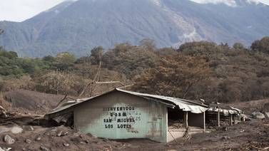 ‘No dejen a nadie vivir’ en San Miguel Los Lotes, barrido por el volcán de Fuego