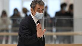 Juicio por corrupción contra expresidente francés Sarkozy suspendido hasta el jueves