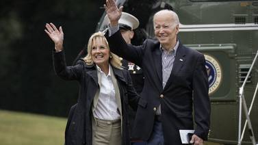 Joe Biden visita Florida, devastada por el huracán Ian y gobernada por un adversario
