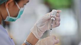 OMS pide a los laboratorios compartir 50% de sus vacunas contra covid-19 con Covax