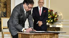 Gustavo Petro reemplazó a siete ministros de Colombia, incluyendo el de Hacienda y Salud