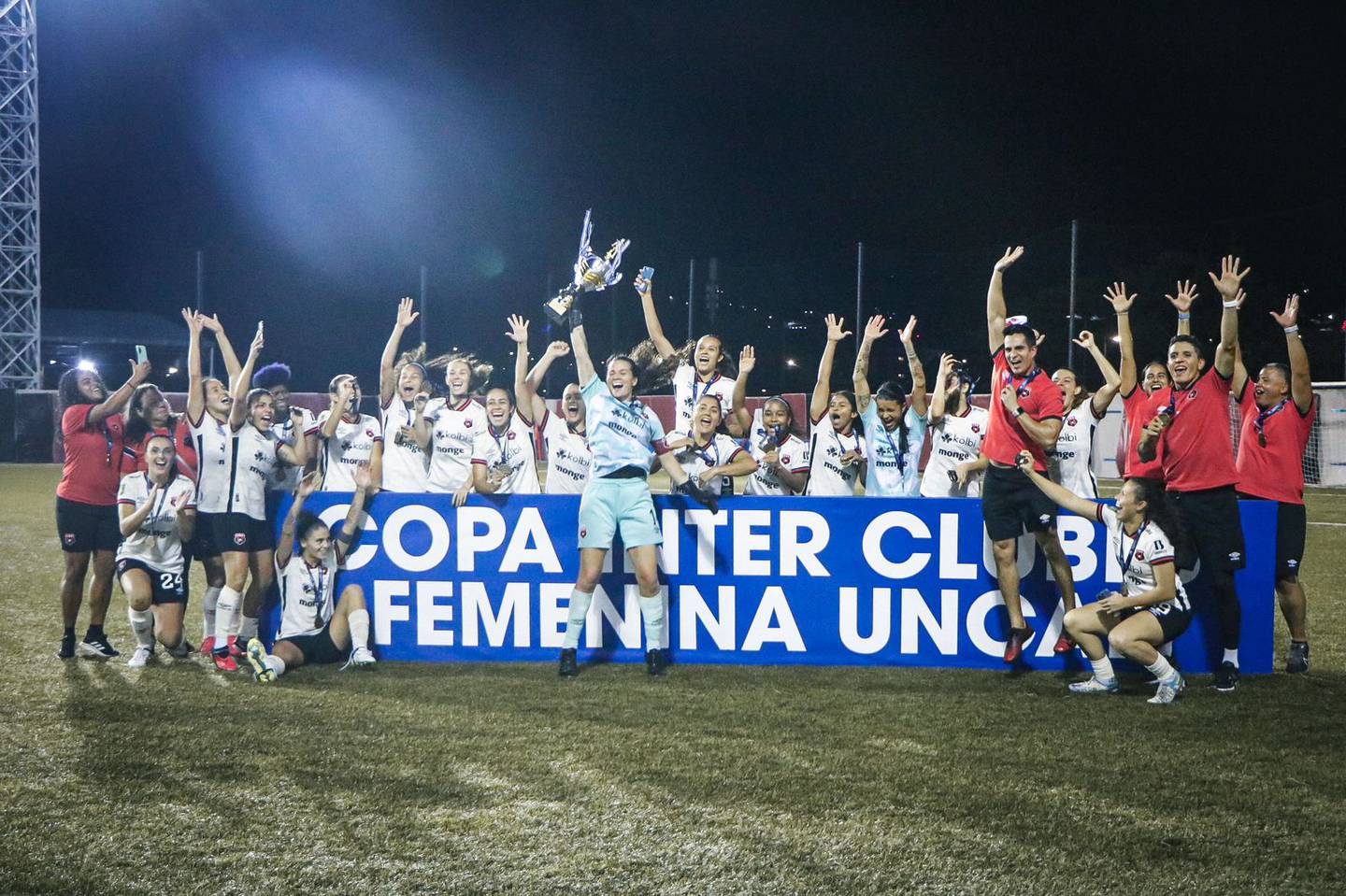 Las hexacampeonas nacionales de Liga Deportiva Alajuelense y bicampeonas de Uncaf jugarán la Copa de Campeonas de Concacaf.