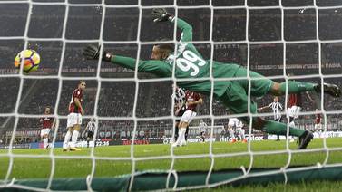 Juventus triunfa en San Siro con doblete de Gonzalo Higuaín 