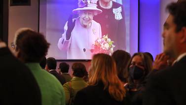 ¡Larga vida a la reina! Así se celebró en Costa Rica el jubileo de Isabel II