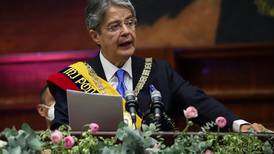 Presidente de Ecuador pide a empresas privadas donar vacunas anticovid