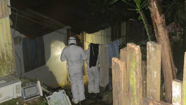 Vecinos hallan a hombre maniatado y sin vida dentro de su casa en San Carlos