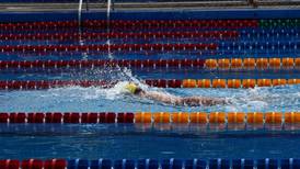 Nadador de 16 años supera récord nacional de más de 27 años en la especialidad dorso 