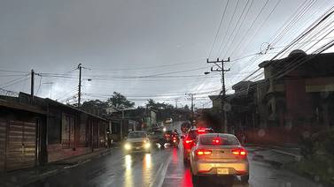Tarde de torbellino en Cartago, lluvias y rayería 