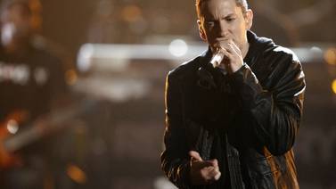 Nuevo álbum de Eminem,   <em>Recovery</em> , llega al primer puesto de Billboard
