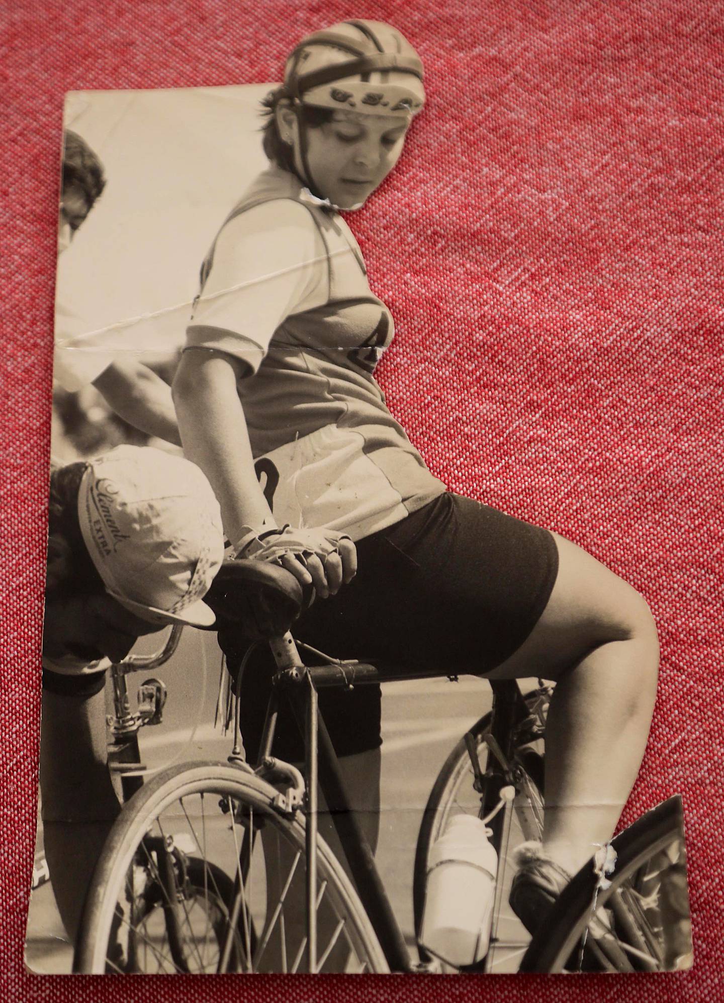 05/01/2024     Tejar del Guarco. Nakury, cantautora, periodista y realizadora audiovisual y su mamá la diputada liberarionista, Rosaura Méndez, primera campeona nacional de ciclismo.