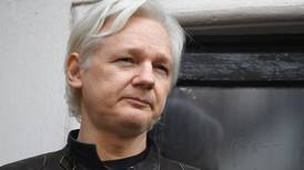 Esposa de Julian Assange pide a Gobierno británico bloquear extradición a Estados Unidos
