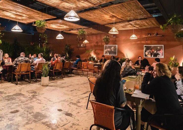 El buen ambiente es parte del atractivo de Sikwa, restaurante ubicado en Los Yoses. Foto: cortesía Eric Segura.