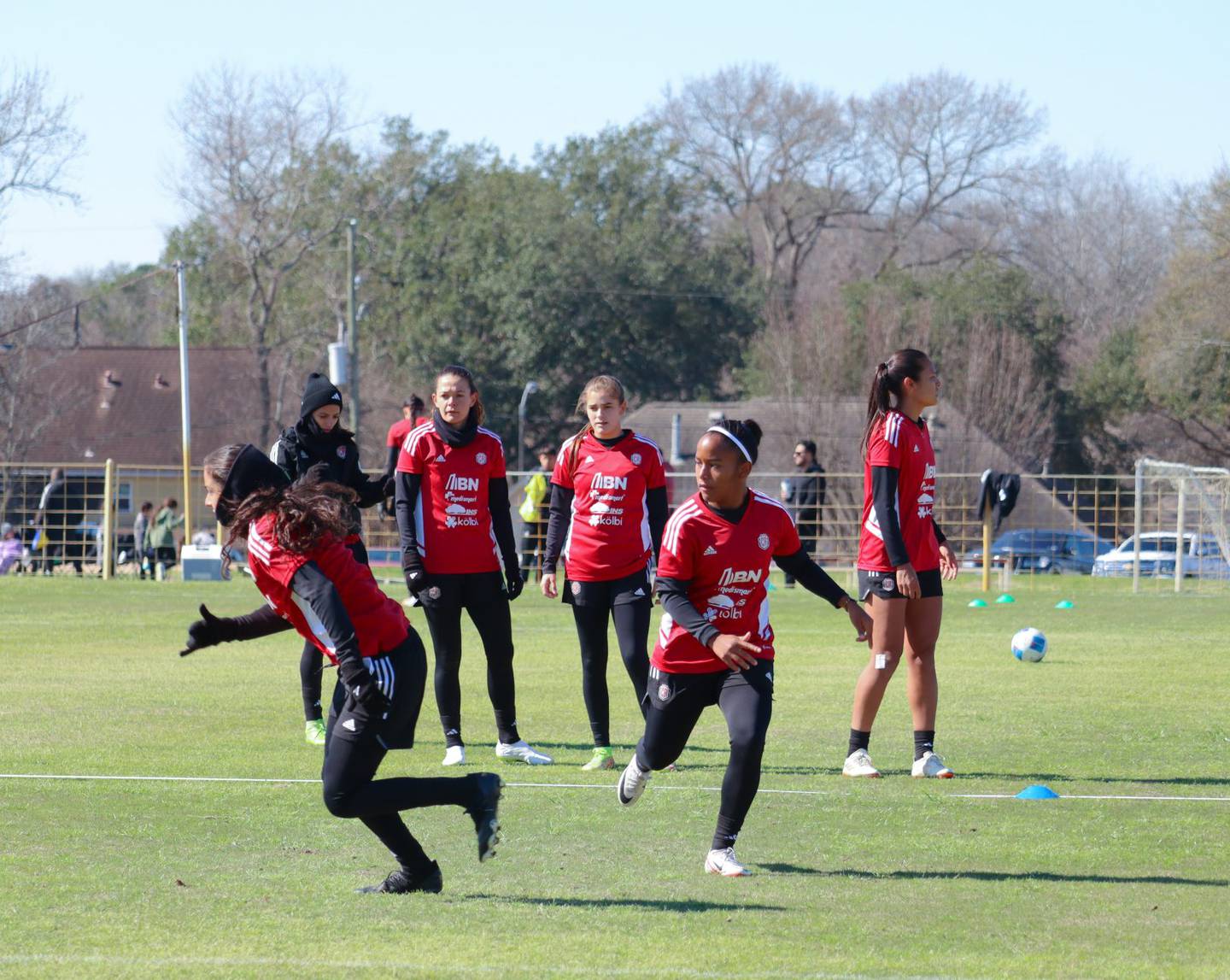Las bajas temperaturas acompañan a la Selección Femenina de Costa Rica en Houston. Ahí será donde las ticas jugarán la fase de grupos en la Copa Oro.