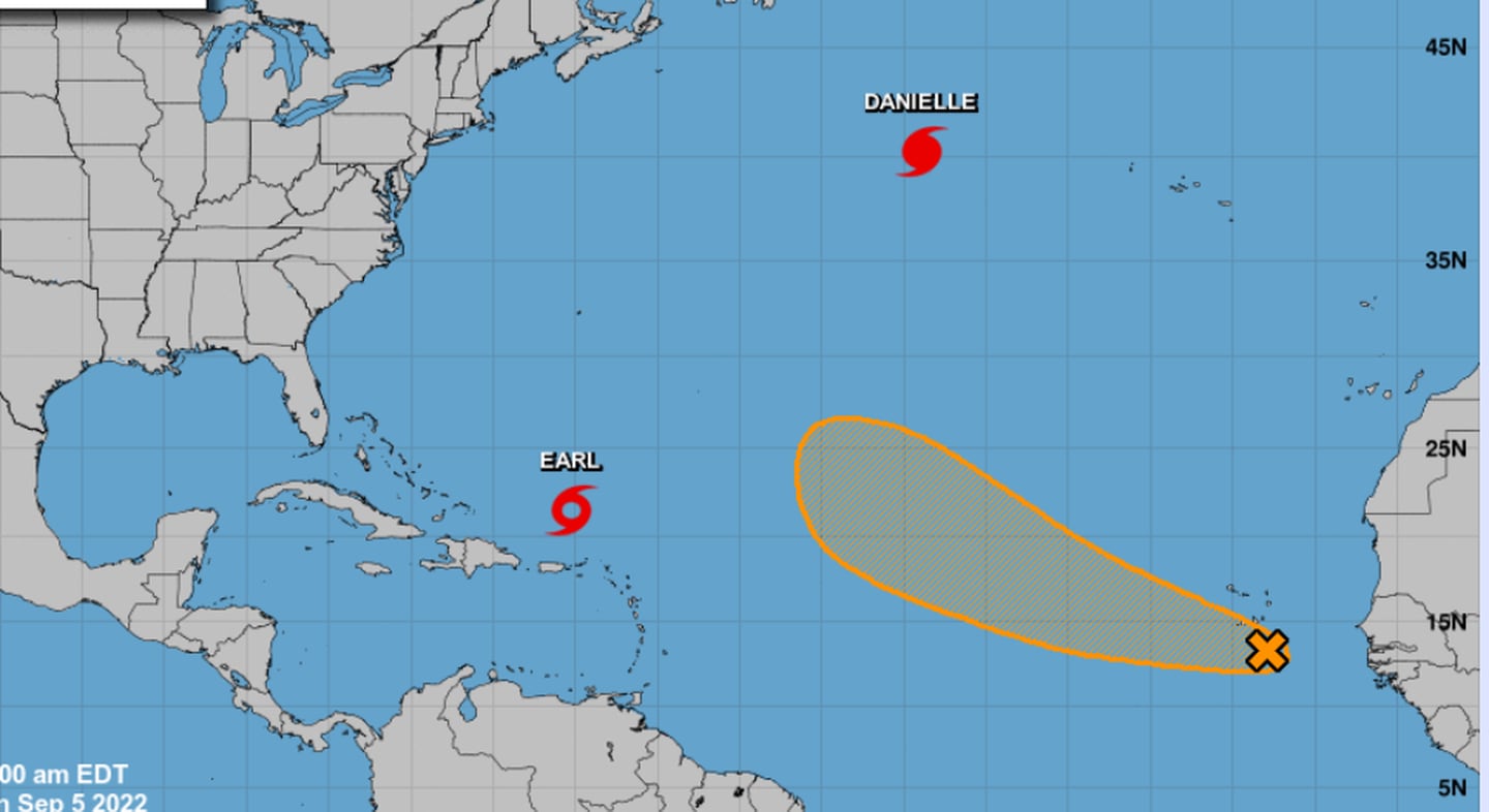 La tormenta tropical Earl es el quinto ciclón de esta temporada en el Atlántico, se formó el finde semana y se descarta que vaya a tener alguna influencia en nuestro país, pues va hacia el norte. Imagen Centro Nal. de Huracanes.