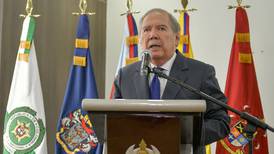 Renuncia ministro de Defensa de Colombia acosado por críticas a política de seguridad