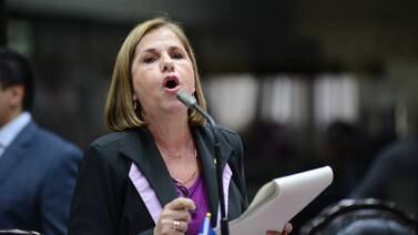 Diputada del PAC renuncia a subjefatura por pacto con el Frente Amplio