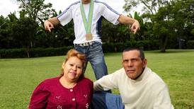   Los padres de David ‘Medallita’ Jiménez pulieron al boxeador