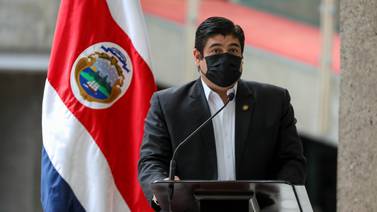 Carlos Alvarado liberó a instituciones de regla fiscal sin justificar medida, revela Contraloría