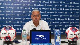 Fedefútbol complace a más de un club y destituye a Comisión de Arbitraje