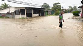 Lluvias causaron cierre de la ruta 32, así como anegamientos en aeropuerto y casas de Limón y Matina
