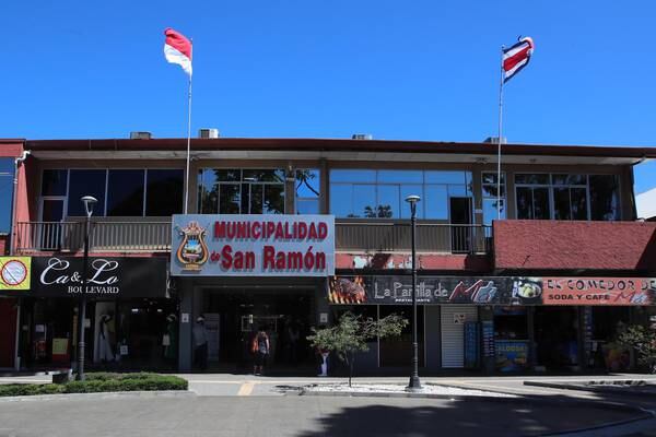 Municipalidad de San Ramón y casa de alcalde Nixon Ureña allanadas por supuesta malversación de fondos