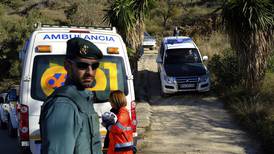 Frenético esfuerzo por salvar a niño que cayó en un pozo en  España 