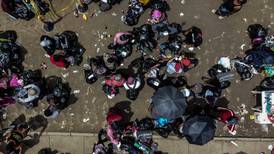Traficantes abandonan a 101 migrantes haitianos en Guatemala