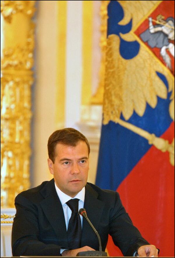 EEUU rearma Georgia con pretexto de ayuda humanitaria, acusa presidente ruso - La Nación