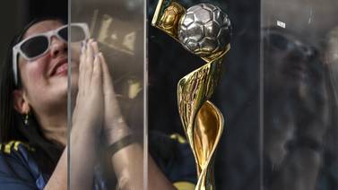 Trofeo de la Copa Mundial Femenina se exhibe por primera vez en Costa Rica
