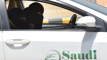 Las saudíes inscriben el derecho a conducir en sus contratos matrimoniales 