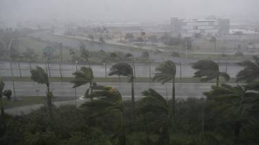 Huracán Irma deja inundaciones en Cuba y sigue como categoría 4 hacia la costa oeste de Florida