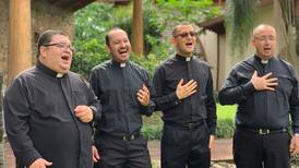 Ruah, los sacerdotes que pasaron de cantar en misa a grabar un disco y un video para la Negrita