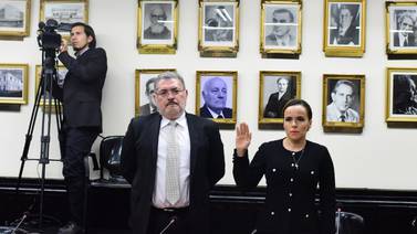 Juzgado prohíbe salir del país a esposa de Juan Carlos Bolaños, por caso del cemento chino