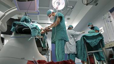 Hospital México triplica procedimientos cardíacos y baja tiempos de espera