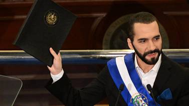 Nayib Bukele impulsará reforma para reducir escaños legislativos y municipios en El Salvador
