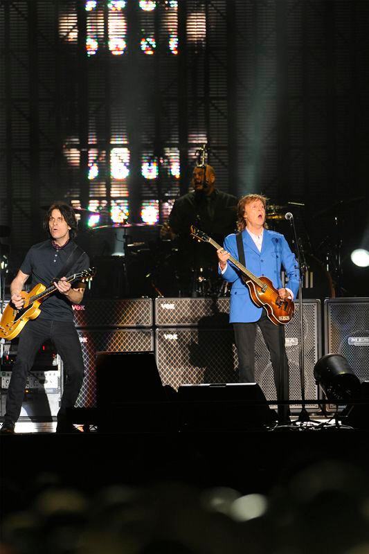 Paul McCartney hizo un repaso musical por las canciones de The Beatles y las suyas como solista en el concierto que dio hace 10 años en Costa Rica. Foto: Eyleen Vargas.