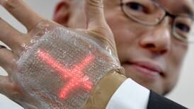 Japonés inventa una pantalla led comparable a una segunda piel
