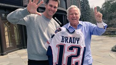 Tom Brady recupera la camiseta que le robaron en Súper Bowl