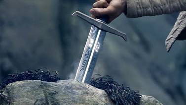 Crítica de cine: 'El rey Arturo', la Excalibur en la piedra