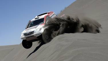   Stéphane Peterhansel gana la segunda etapa en el Rally Dakar