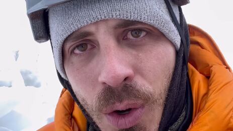 Daniel Vargas anunció en sus plataformas digitales que desistió de conquistar el Monte Everest.