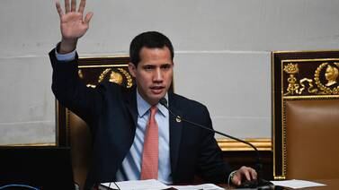 Diputados de oposición ratifican a Juan Guaidó como presidente del Parlamento en Venezuela